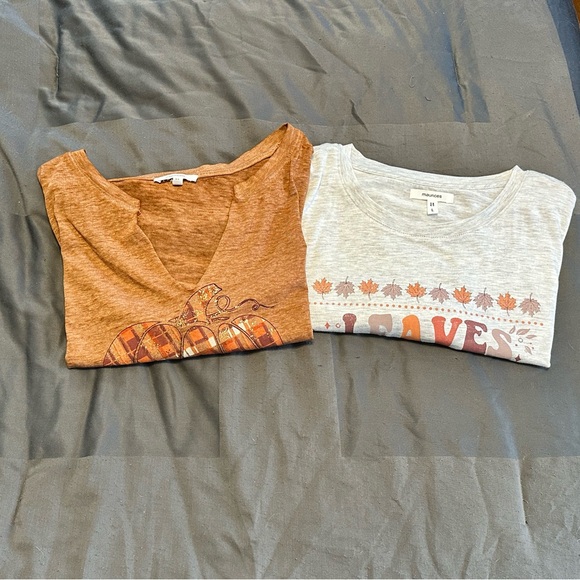 Set of 2 Maurice’s Fall Tees - Picture 1 of 6